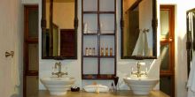The guest suite bathrooms at Shumbalala Game Lodge, Thornybush Game Reserve, South Africa