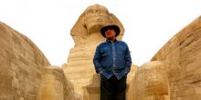 Hawass at Sphynx