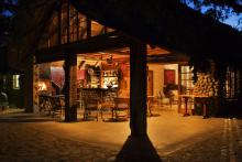 Isibindi Zulu Lodge - Bar Area