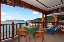 La Reserve - Breakfast on the Deck