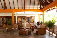 La Reserve - Entryway