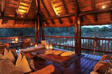 Thornybush Waterside Lodge - Deck Lounge