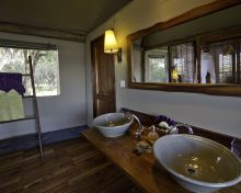 Bathroom at Xigera Camp, Moremi Game Reserve, Botswana (Dana Allen)